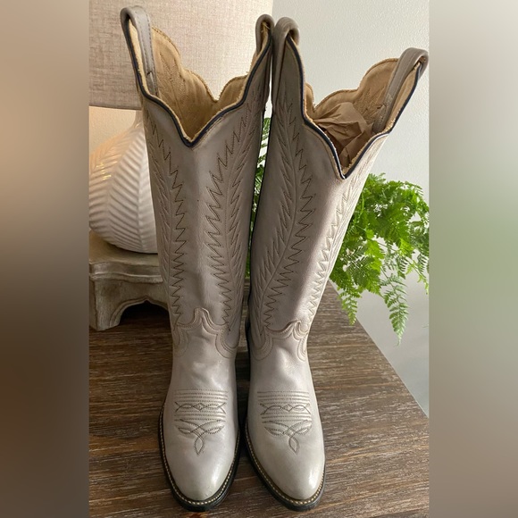 *Crosslisted* Vintage ACME Scallopped Women’s Western Cowboy Boots - Size 5.5 - Picture 4 of 10